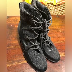 Napoleoni Leather and Wool Laced-up Boots (Made In Italy) Size 40